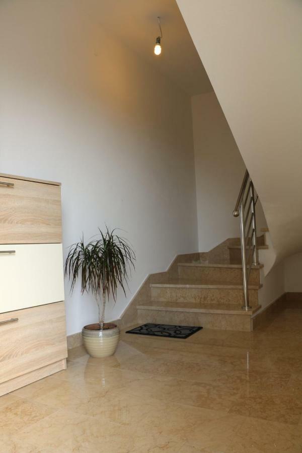 Apartmani Jadranka 斯塔利格拉德-帕克利尼卡 外观 照片