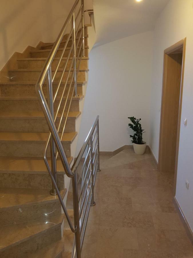 Apartmani Jadranka 斯塔利格拉德-帕克利尼卡 外观 照片